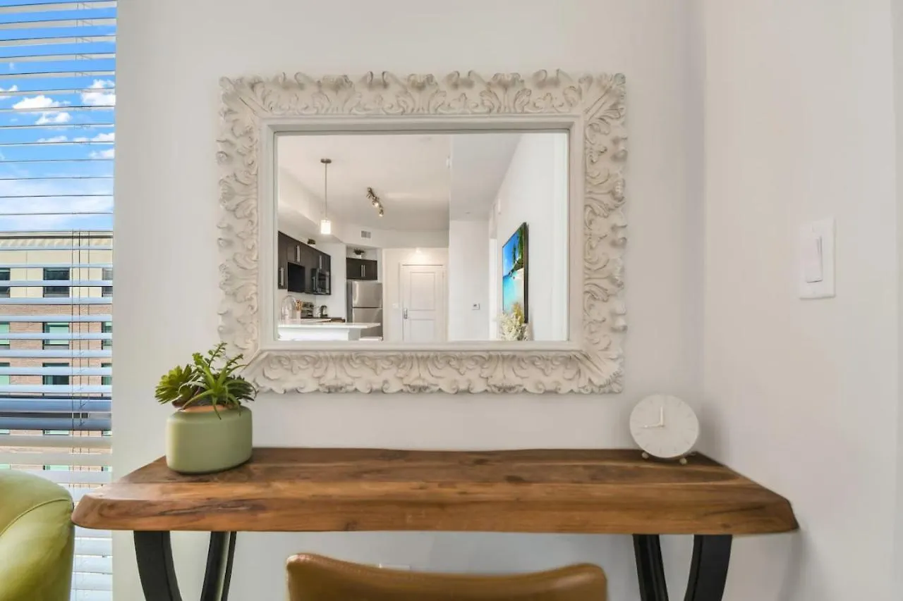 Apartment Trendy Gateway By Lake Eola Free Parking Orlando United States